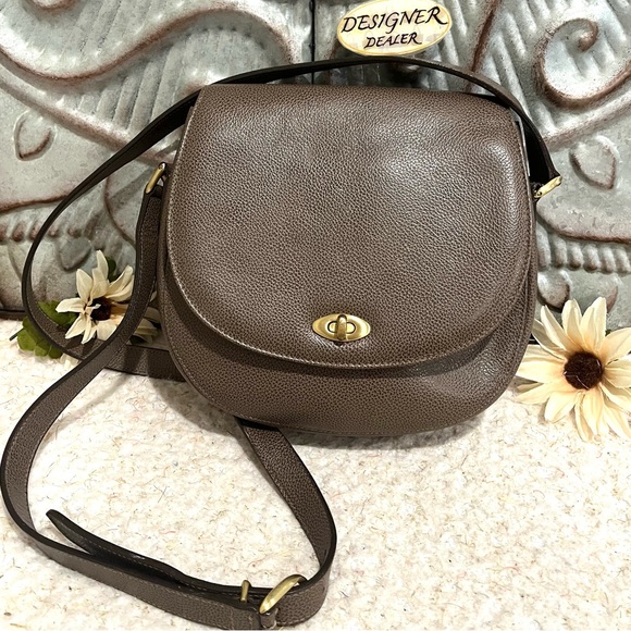 Coach Handbags - COACH Vintage Madison Carlyle Leather Crossbody 4410 Brown Made In Italy 🇮🇹